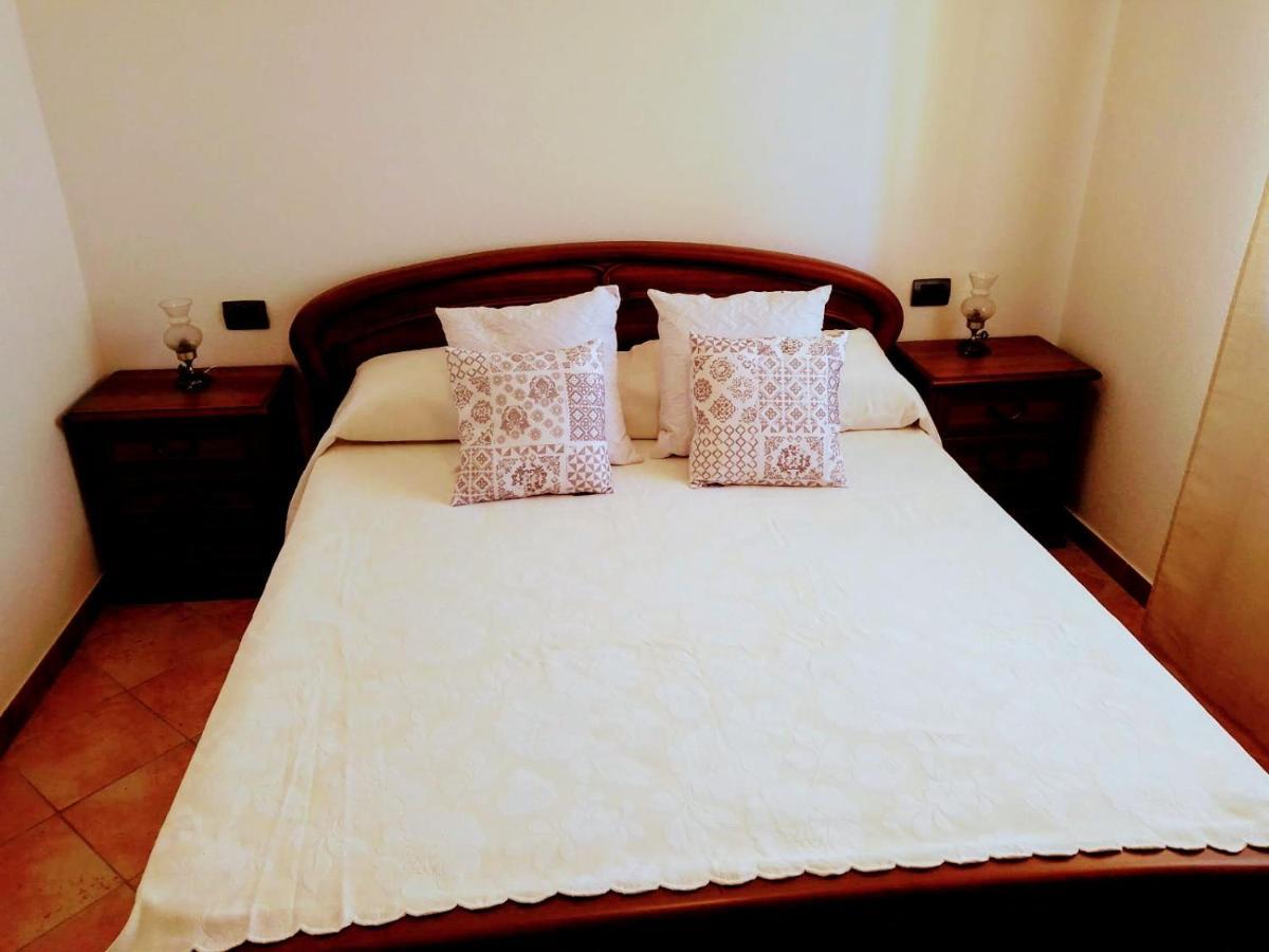 Residenza Rosa Maria Apartment Orosei Bagian luar foto